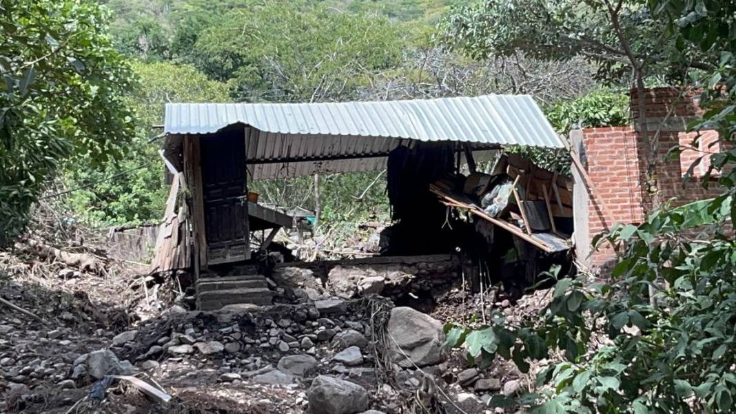Sel bu kez Meksika'yı vurdu! Yollar çöktü, evleri su bastı... 4